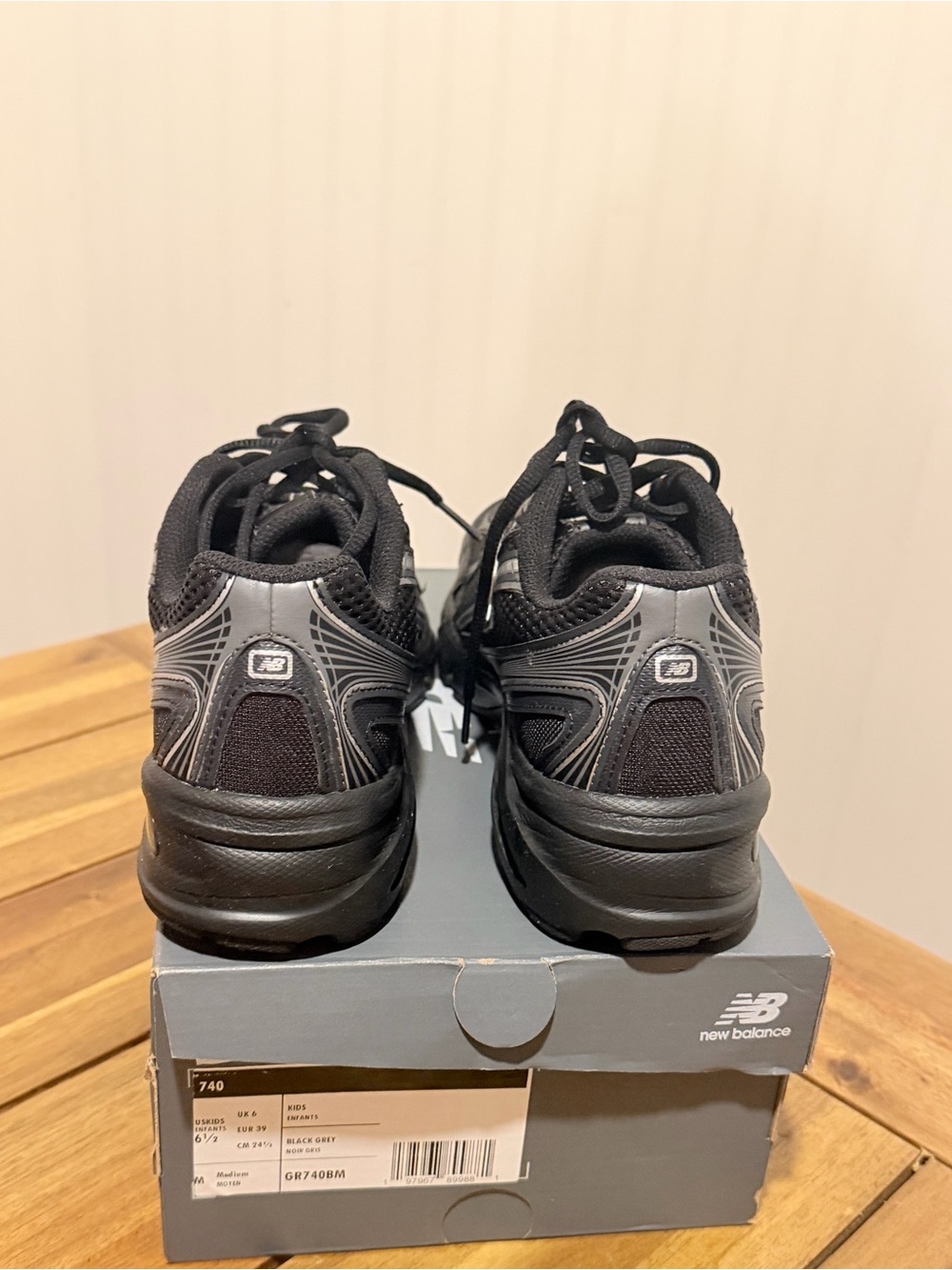 New Balance Women’s 740 Black/Gray Athletic Sneakers